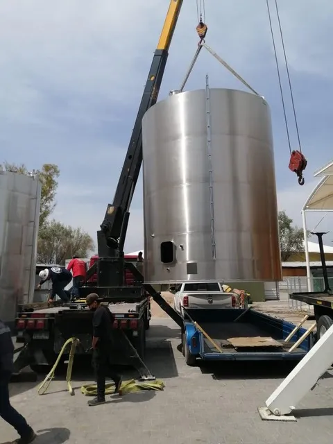 Tanques metálicos fabricados en la planta de SILSA.